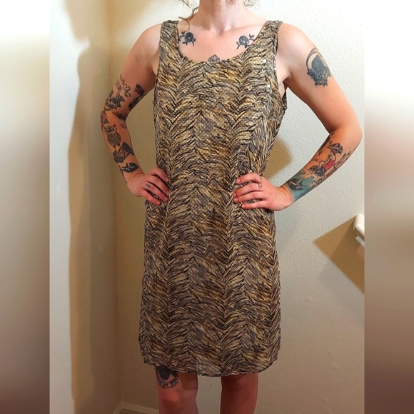 Robbie Bee Layered Sequins Under Silk Chiffon Animal Print Tshirt Dress, Size 12 - Picture 1 of 8